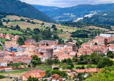 Vistas panorámicas de Salas en Oviedo, Asturias