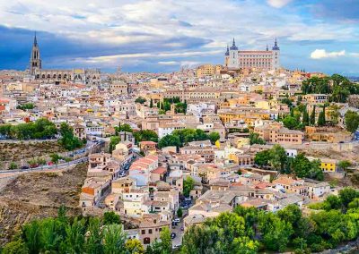 Vistas panoramicas de Toledo con el rio Tajo