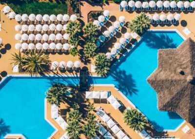 Vista aérea de las piscinas del hotel Iberostar Isla Canela 4*