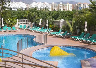 Exteriores, piscinas del hotel de Almuñecar Victoria Playa