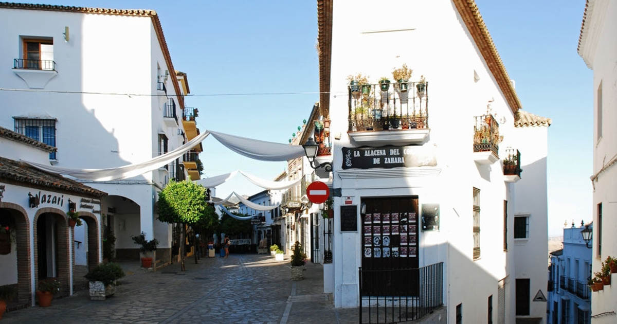 Zahara de la Sierra, otra joya en la ruta de los pueblos blancos de Cádiz