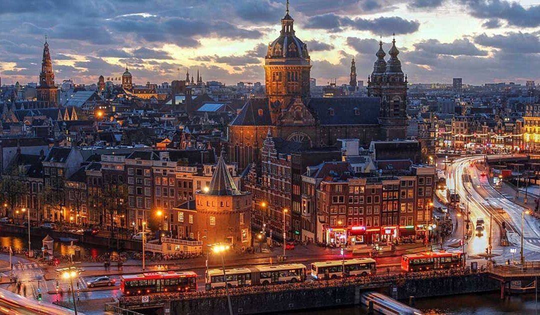 La ciudad de Ámsterdam, es tu mejor destino turístico para el otoño