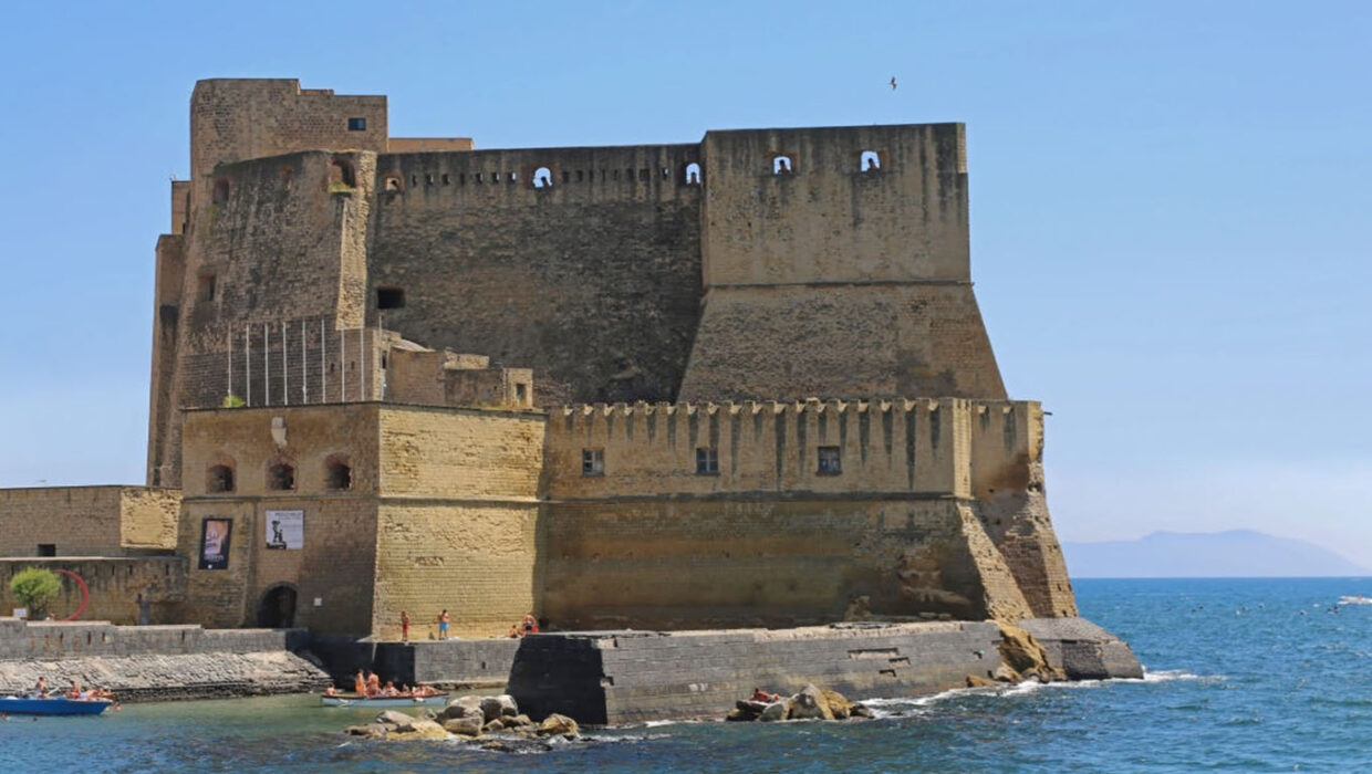 Qué hacer en Nápoles conoce el Castel dell'Ovo