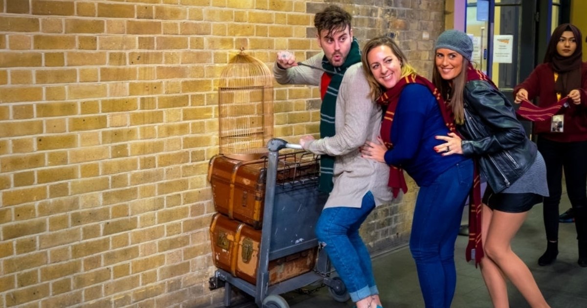 En Lugares de Harry Potter en Londres tomate una selfie en el andén 9 ¾